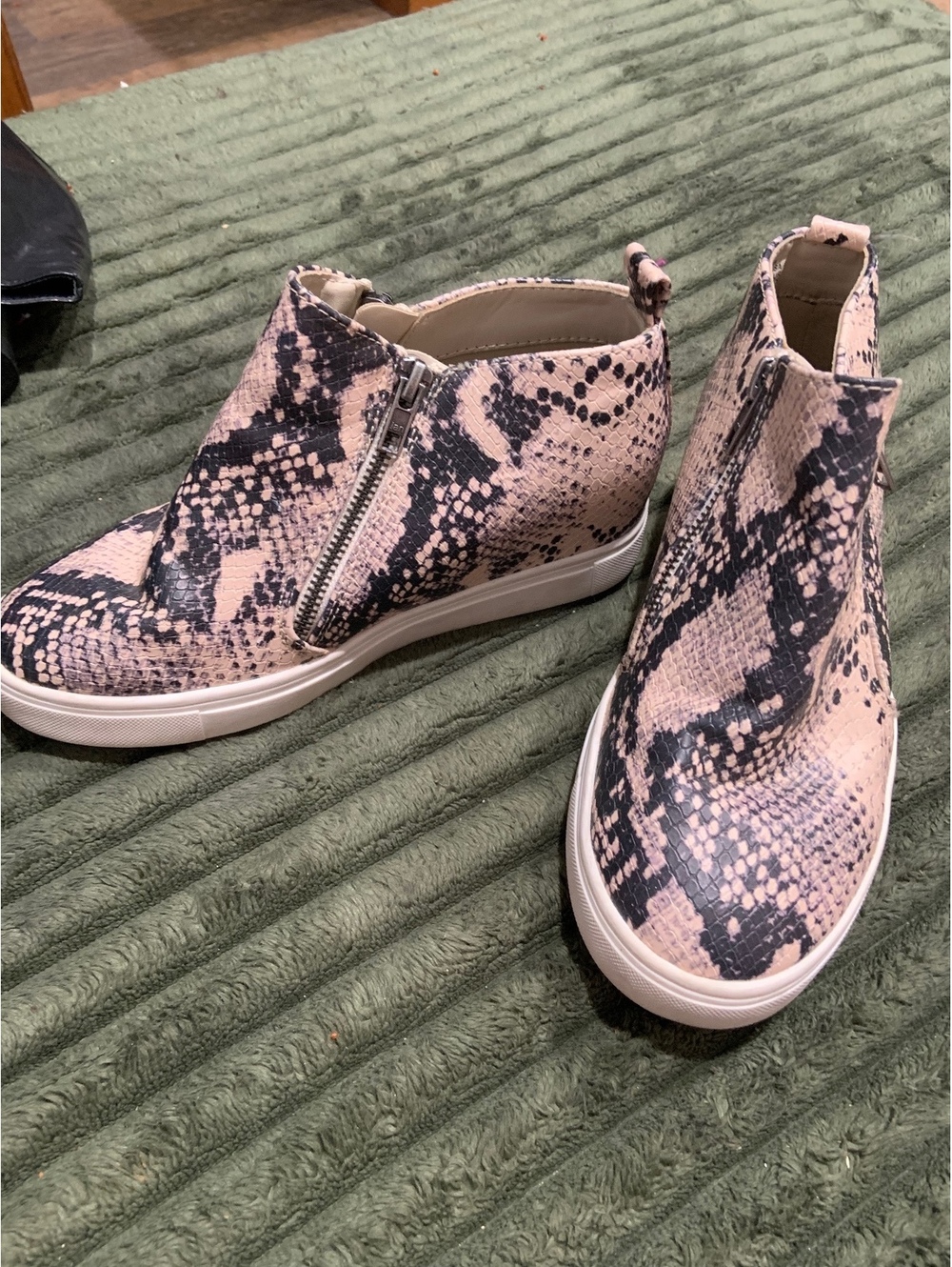 Time and Tru snakeskin slip-on sneakers